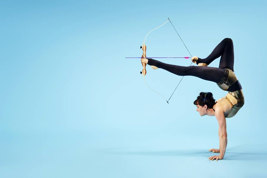 La 26enne Nancy Siefker, artista di un circo californiano, ha invece meritato il proscenio mondiale per saper colpire un bersaglio di appena 12 cm con una freccia scagliata con i piedi da una distanza di oltre 6 m 
